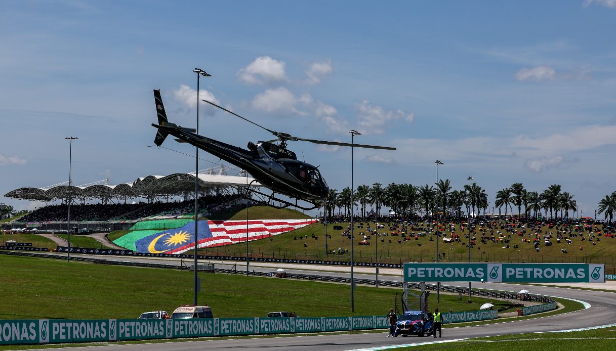 https://wips.plug.it/cips/notizie.virgilio.it/cms/2025/10/moto3-gp-malesia-rueda-dettwiler-incidente.jpg