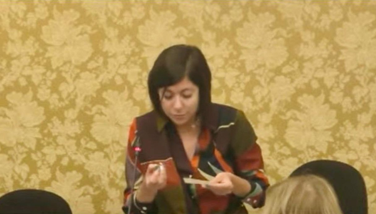https://wips.plug.it/cips/notizie.virgilio.it/cms/2025/10/sarah-disabato-m5s-canna.jpg