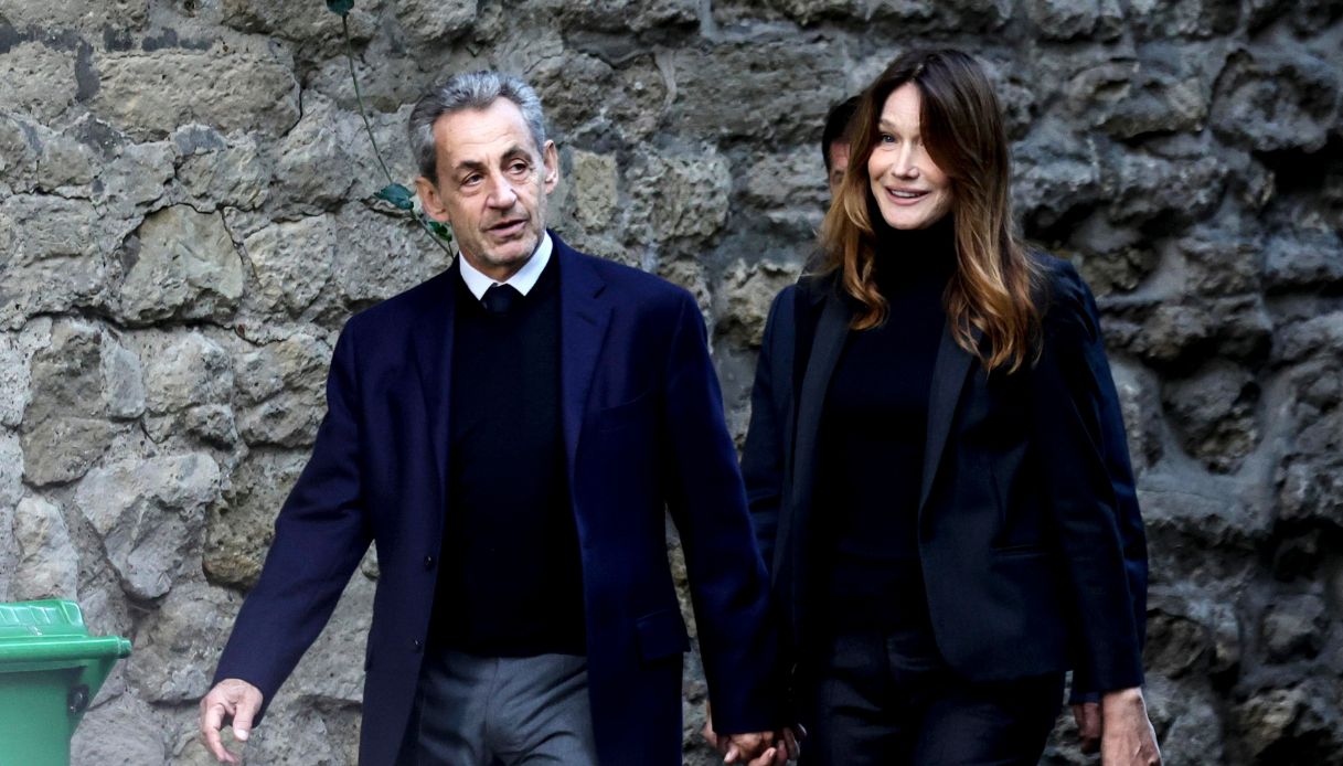 https://wips.plug.it/cips/notizie.virgilio.it/cms/2025/10/sarkozy-carcere-carla-bruni.jpg