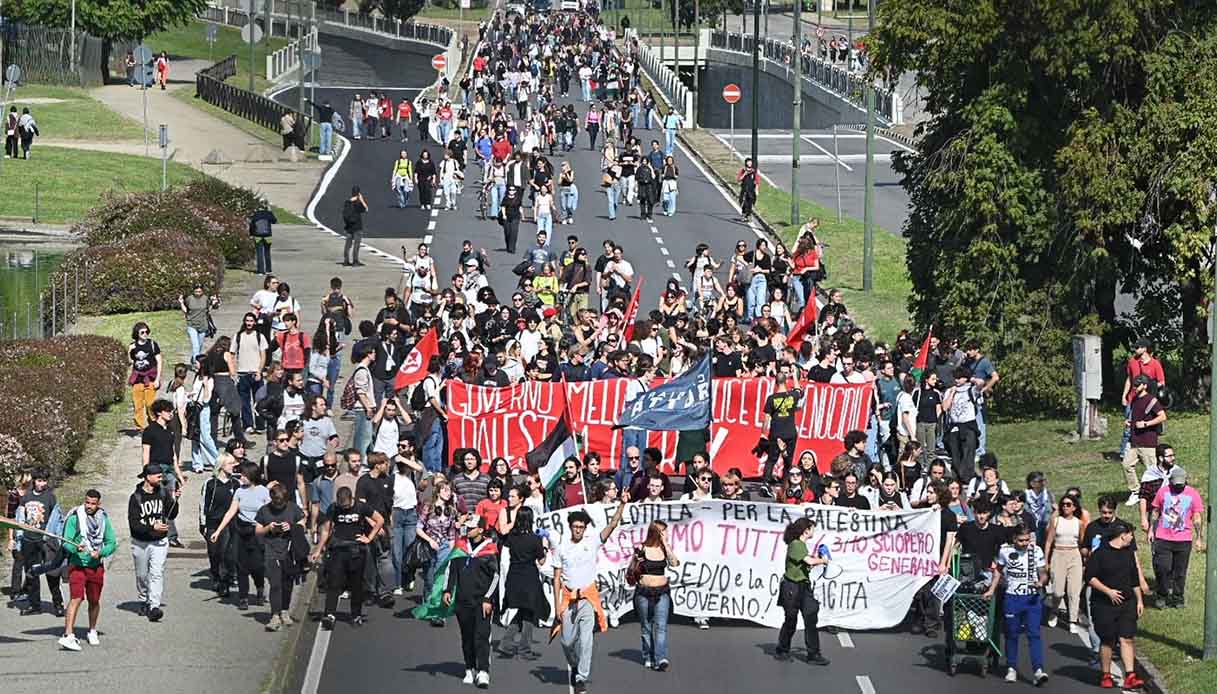 Arrembaggio alla Flotilla, video delle manifestazioni in tutta Italia: scontri con la polizia in alcune città
