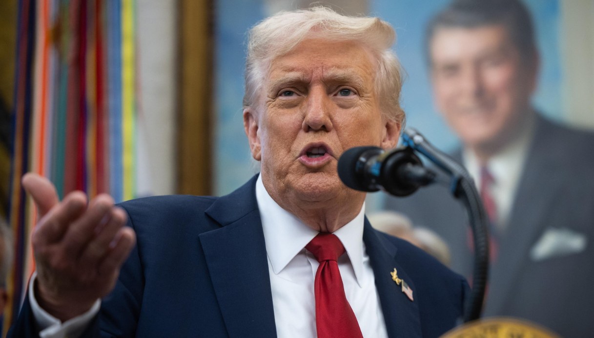 https://wips.plug.it/cips/notizie.virgilio.it/cms/2025/10/shutdown-governo-usa.jpg