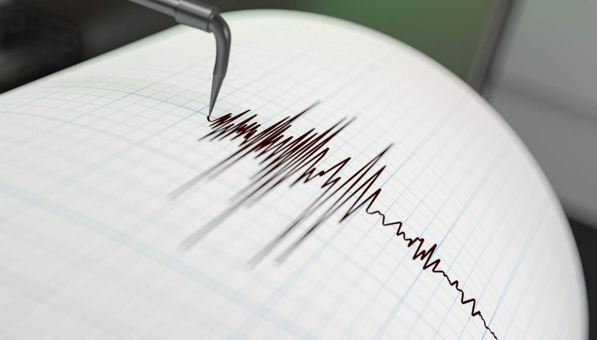 https://wips.plug.it/cips/notizie.virgilio.it/cms/2025/10/terremoto-25-ottobre-avellino.jpg