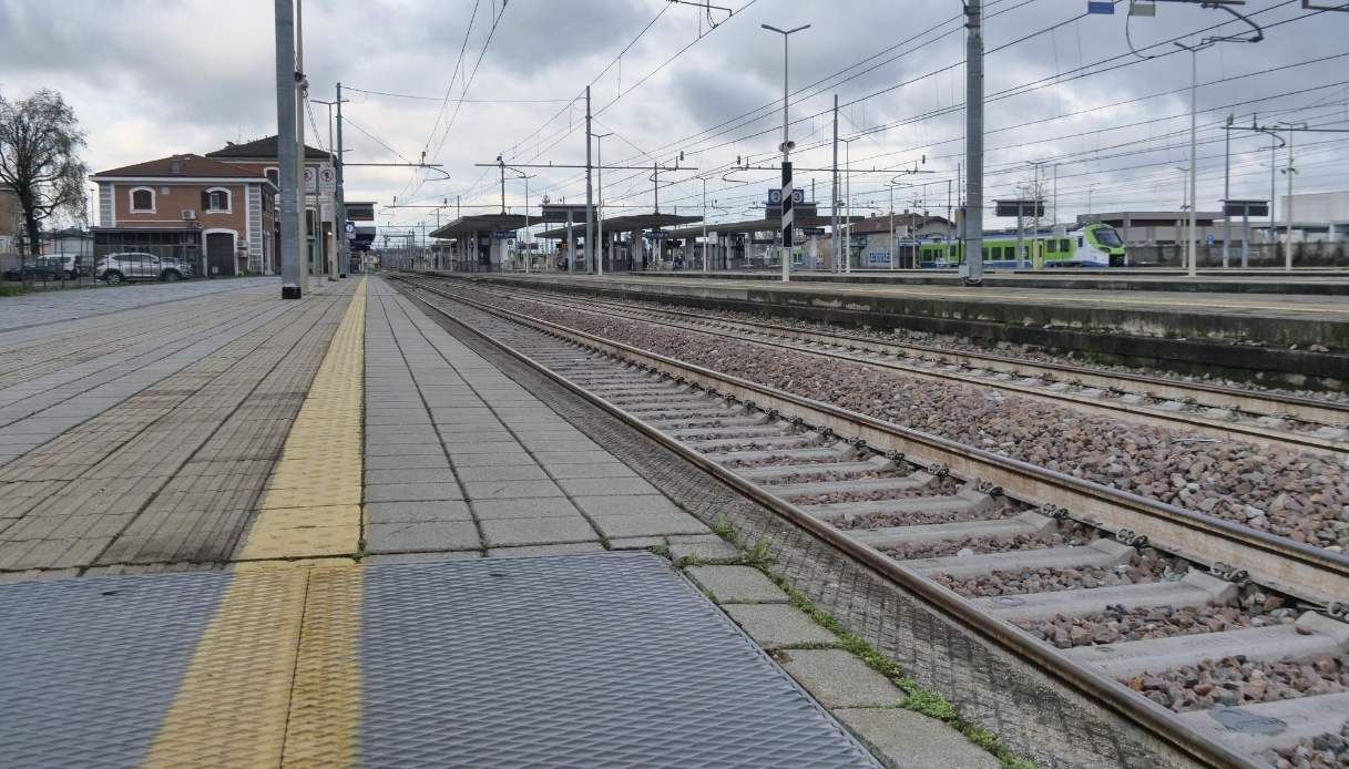 Investita da treno a Marotta muore sul colpo, circolazione interrotta Investita da treno a Marotta muore sul colpo, circolazione interrotta