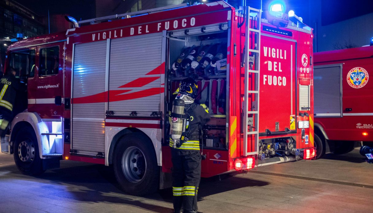 Treno investe tre giovani a Trecate (Novara), un morto e due feriti Treno investe tre giovani a Trecate (Novara), un morto e due feriti