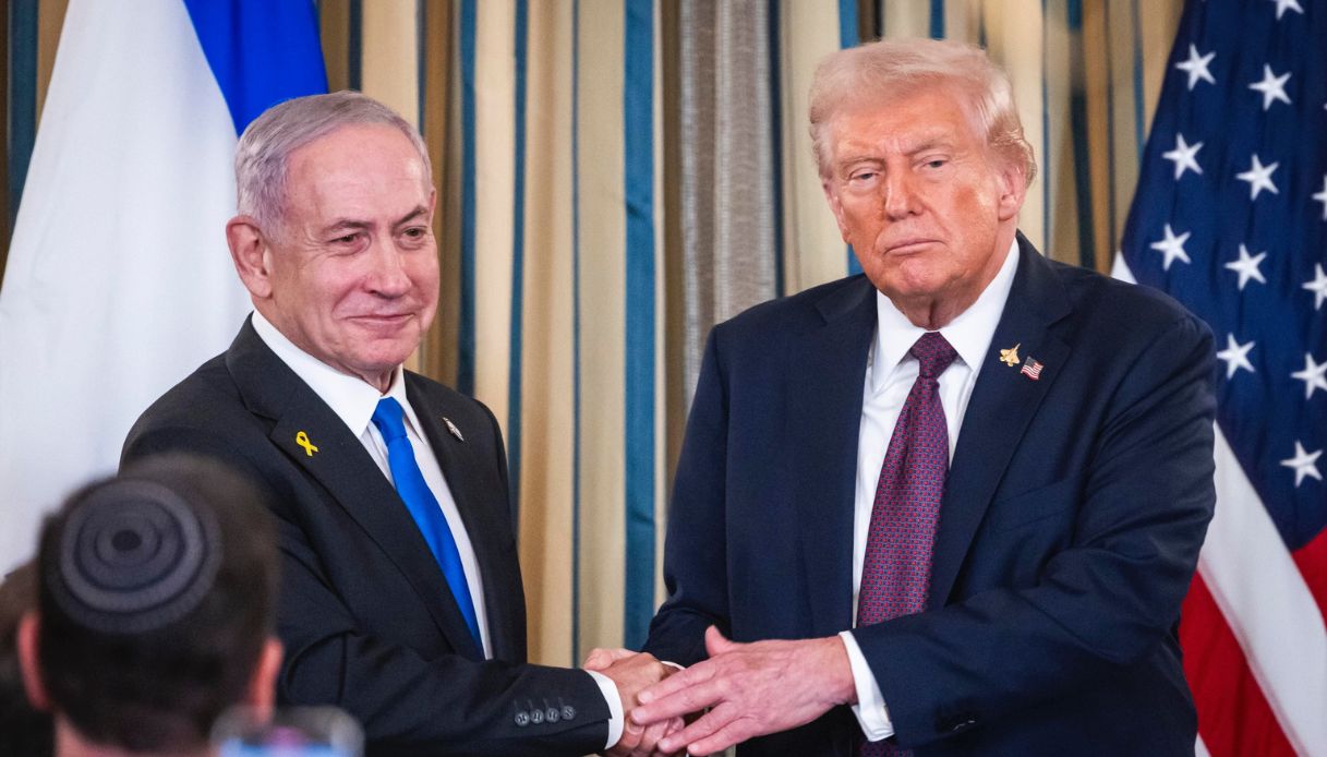 https://wips.plug.it/cips/notizie.virgilio.it/cms/2025/10/trump-hamas-gaza.jpg