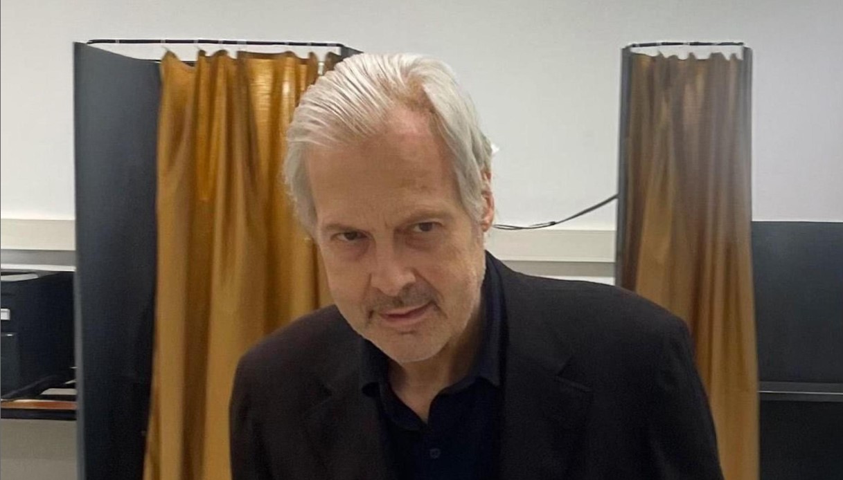 https://wips.plug.it/cips/notizie.virgilio.it/cms/2025/10/vittorio-sgarbi-depressione.jpg
