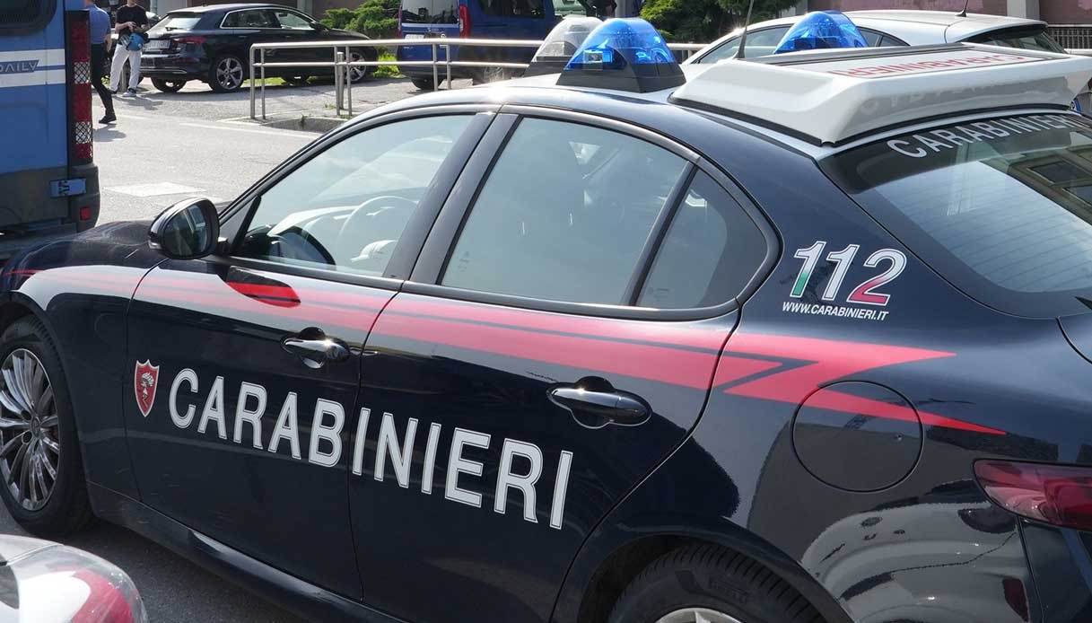 Rissa ad Arezzo nella notte di Halloween a pietrate davanti a un locale, due feriti in ospedale Rissa ad Arezzo nella notte di Halloween a pietrate davanti a un locale, due feriti in ospedale