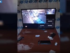 Droga a a Catania, irruzione della polizia e il video della crack room: arrestati due minorenni