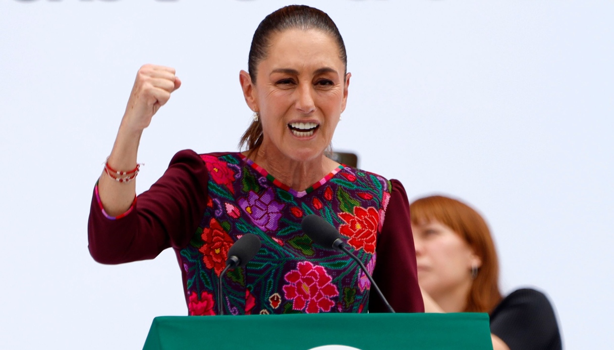 https://wips.plug.it/cips/notizie.virgilio.it/cms/2025/11/claudia-sheinbaum-messico.jpg