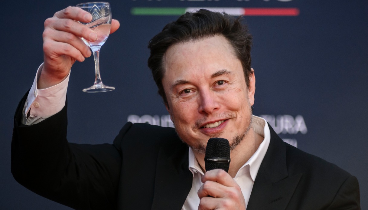 https://wips.plug.it/cips/notizie.virgilio.it/cms/2025/11/compenso-elon-musk.jpg