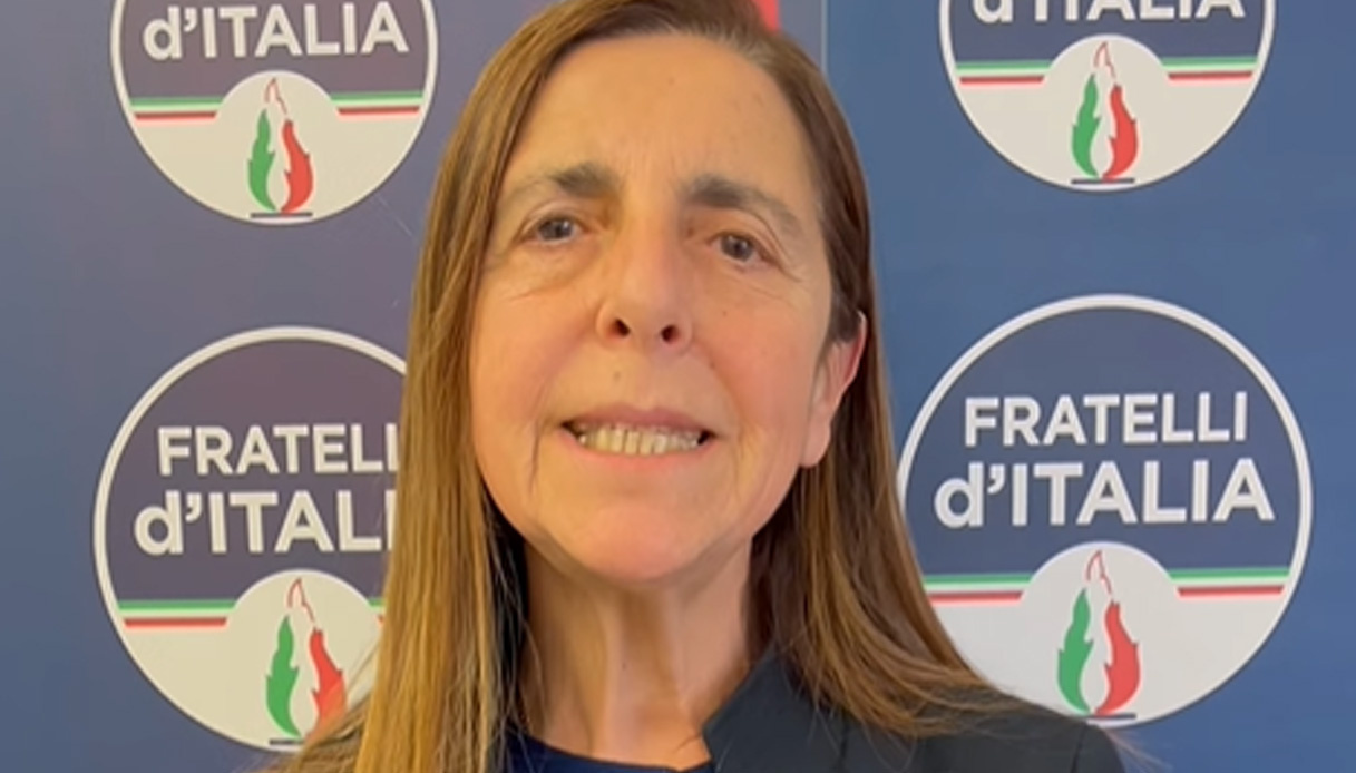 https://wips.plug.it/cips/notizie.virgilio.it/cms/2025/11/consigliera-ancona-fdi-maria-grazia-de-angelis.jpg