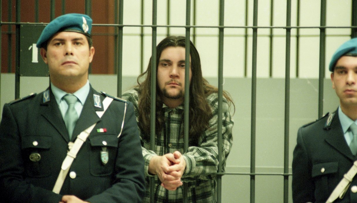 Elia Del Grande in fuga, era condannato a 30 anni di carcere per la "Strage del fornai" del 7 gennaio 1998 Elia Del Grande in fuga, era condannato a 30 anni di carcere per la "Strage del fornai" del 7 gennaio 1998