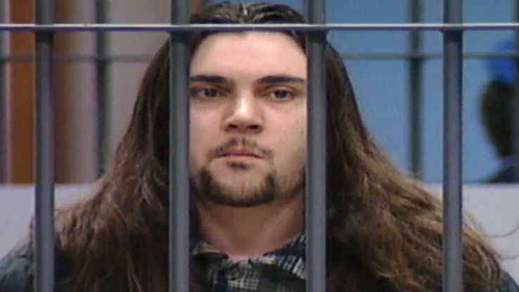 Elia Del Grande in fuga, per le forze dell'ordine "è ancora pericoloso": il  mistero della foto del lago