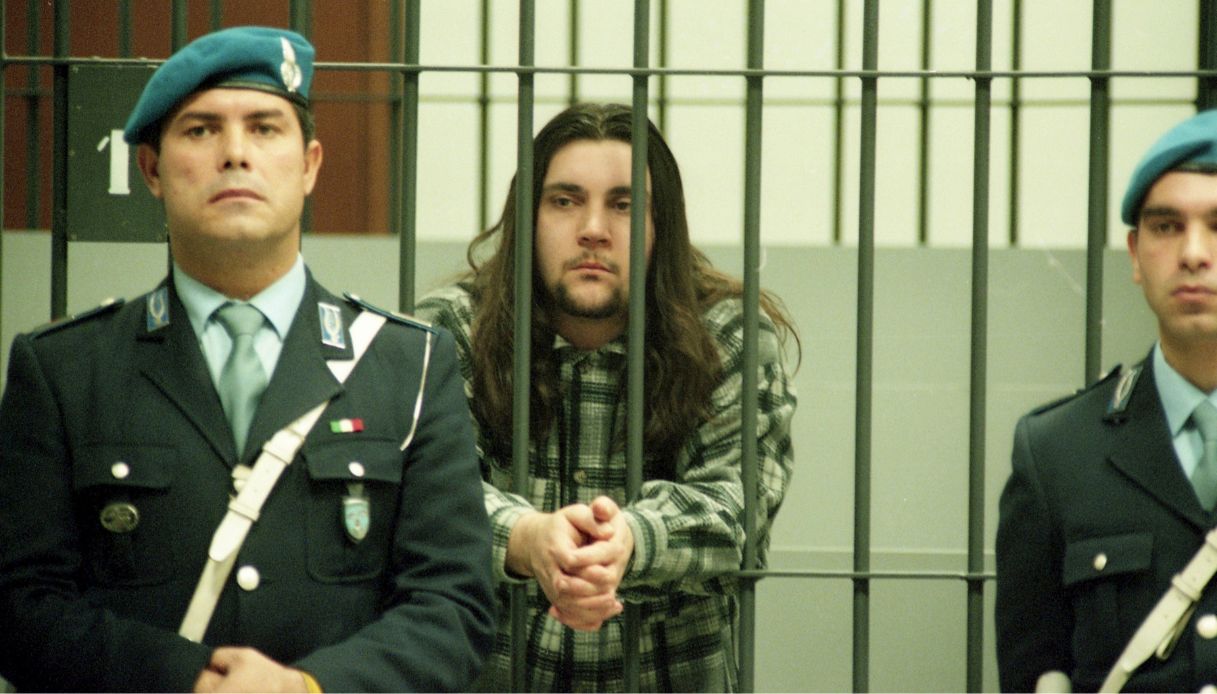 Elia Del Grande scrive una mail per spiegare l Elia Del Grande scrive una mail per spiegare l