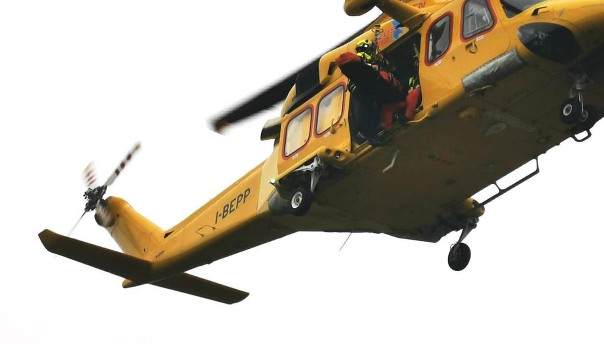 Incidente ad Ossona in provincia di Milano, un morto e quattro bambini feriti Incidente ad Ossona in provincia di Milano, un morto e quattro bambini feriti