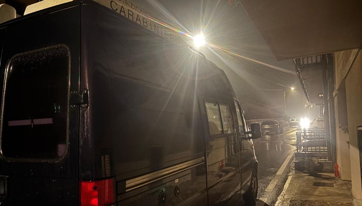 Donna di 81 anni trovata morta in casa nel Varesotto, è stata accoltellata. Fermato il marito di 78 anni Donna di 81 anni trovata morta in casa nel Varesotto, è stata accoltellata. Fermato il marito di 78 anni