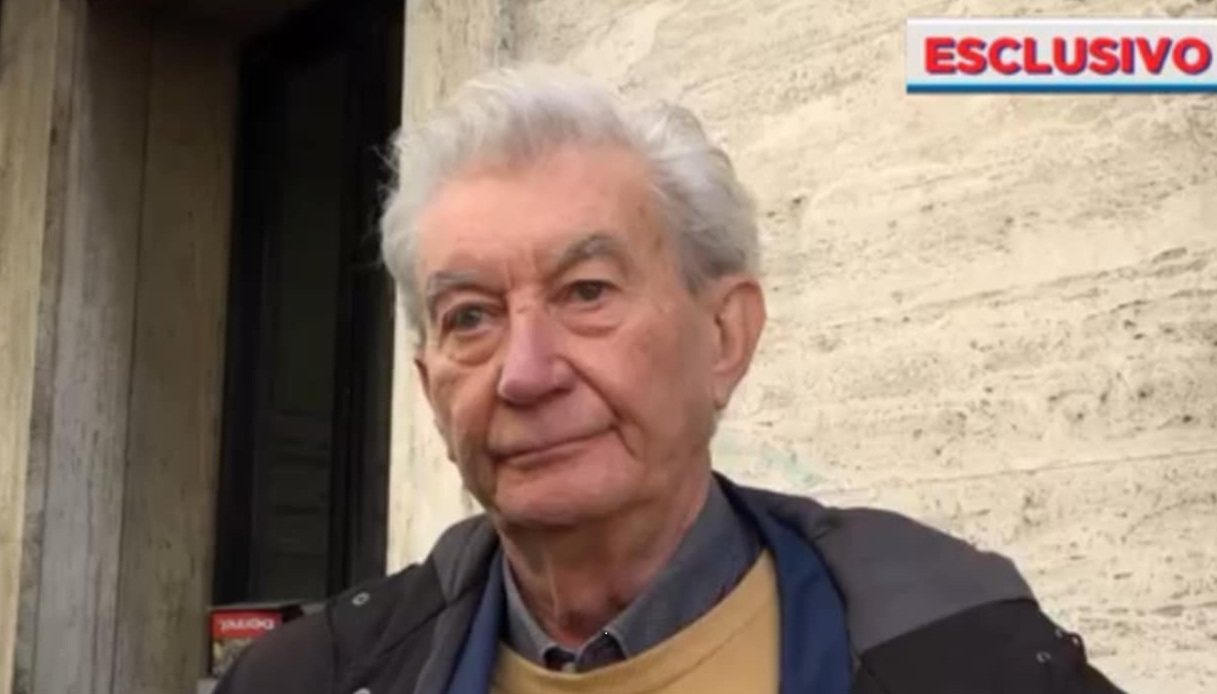 Garlasco, Massimo Lovati torna sullo scontrino e lancia un messaggio ad Andrea Sempio: "Gli voglio bene" Garlasco, Massimo Lovati torna sullo scontrino e lancia un messaggio ad Andrea Sempio: "Gli voglio bene"