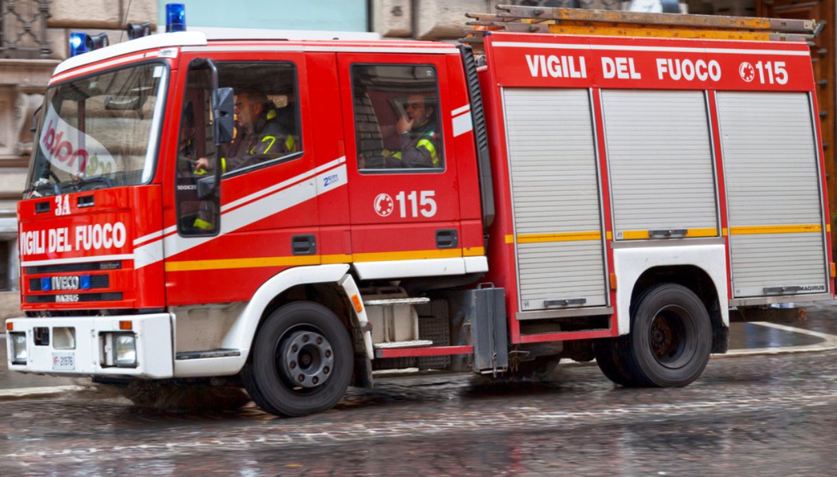 Incendio in una casa di riposo a Torrita Tiberina vicino Roma, morta una donna e 4 intossicati