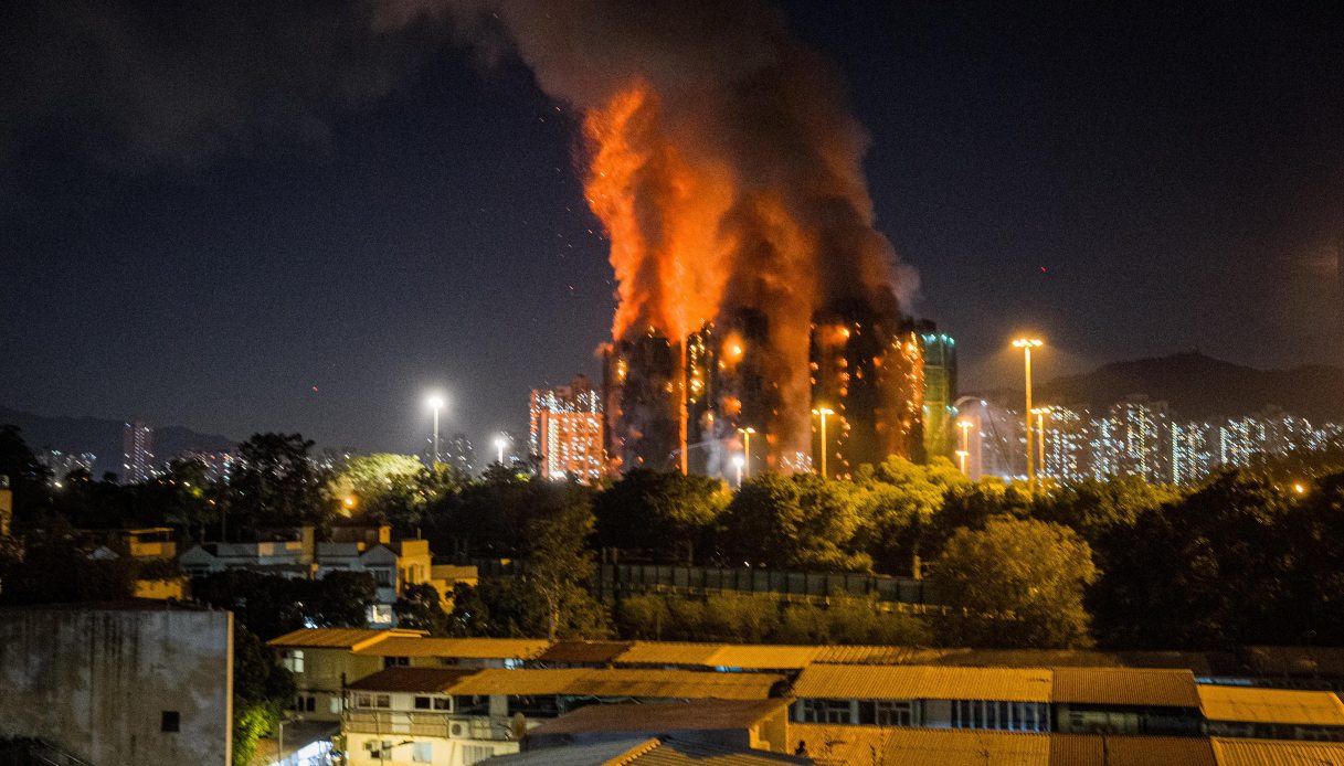 Hong Kong incendio grattacieli morti