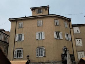 Omicidio a Muggia, bimbo di 9 anni morto accoltellato dalla madre: allarme lanciato dall'ex marito