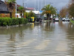 Maltempo Toscana, temporali e nubifragi da Pisa a Firenze: fiumi monitorati, allerta di primo livello a Lucca