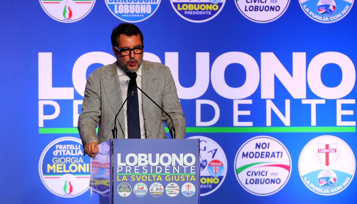 Matteo Salvini al comizio elettorale in Puglia