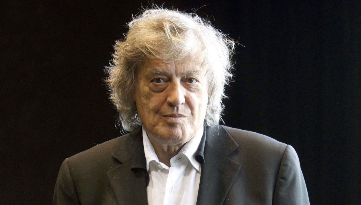 https://wips.plug.it/cips/notizie.virgilio.it/cms/2025/11/morto-tom-stoppard.jpg