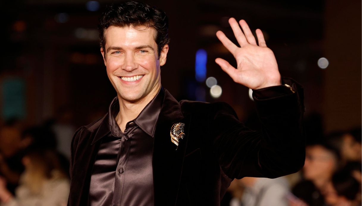 https://wips.plug.it/cips/notizie.virgilio.it/cms/2025/11/roberto-bolle.jpg