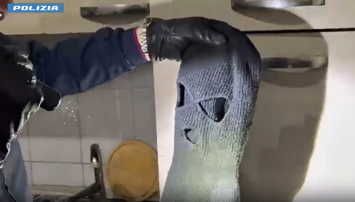 Tratta di esseri umani e prostituzione a Roma, 21 arresti: le donne venivano adescate col metodo "lover boy"