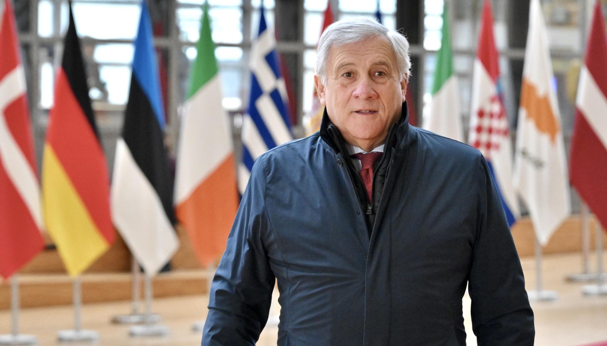 https://wips.plug.it/cips/notizie.virgilio.it/cms/2025/11/tajani-ponte-sullo-stretto.jpg