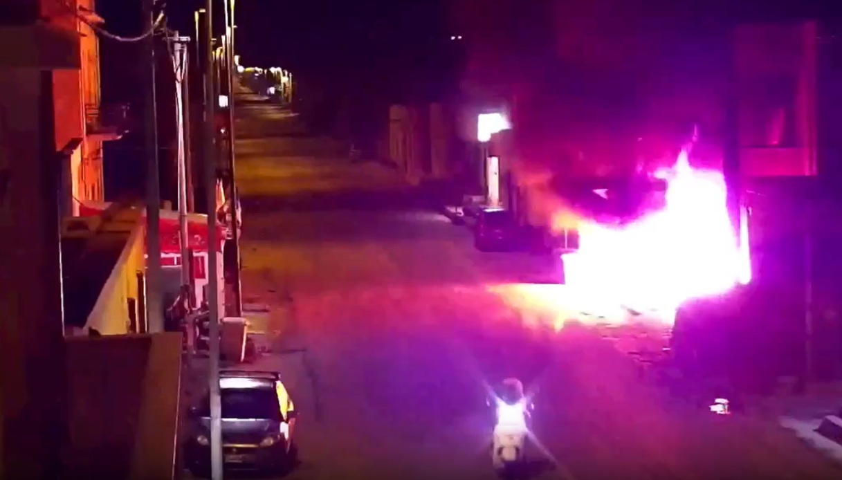 droga e violenza a trapani arrestate 27 persone legate a cosa nostra video del bar incendiato per ritorsione