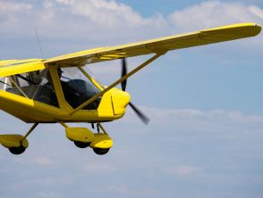 Nel Ferrarese un ultraleggero si schianta dopo il decollo e prende fuoco, morto il pilota