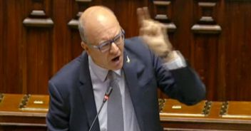 valditara-camera-consenso-informato-educazione-sessuo-affettiva-scuola