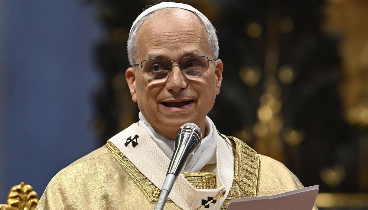 Vaticano elogia la monogamia e sottolinea che il sesso non serve solo alla procreazione: "Unisce i coniugi"