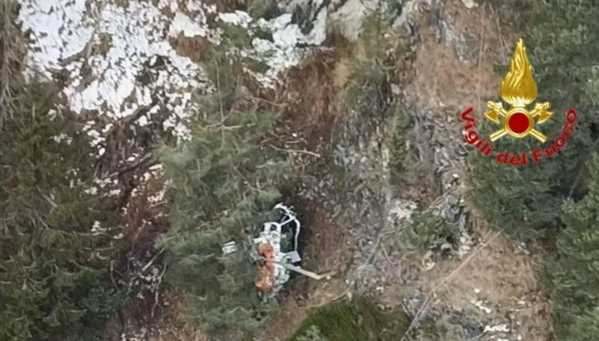 Elicottero precipitato in Valtellina nella zona di Lanzada vicino Sondrio, salvi i 5 passeggeri a bordo