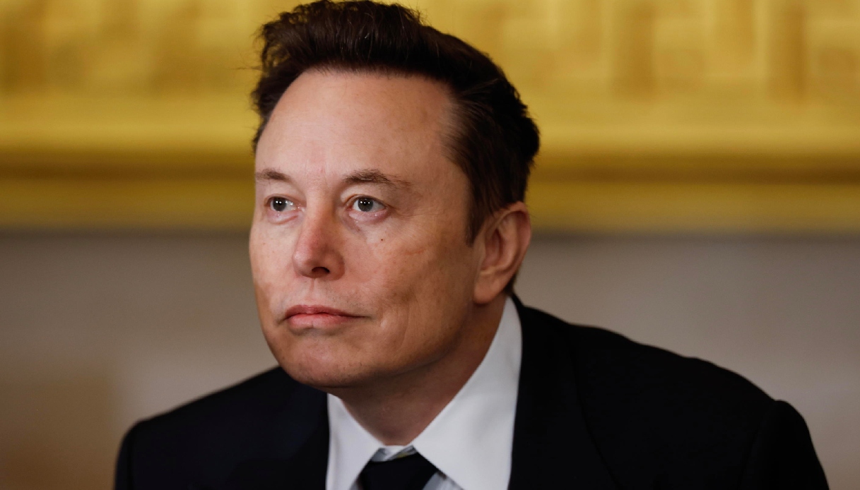 https://wips.plug.it/cips/notizie.virgilio.it/cms/2025/12/elon-musk-tesla-compenso.jpg