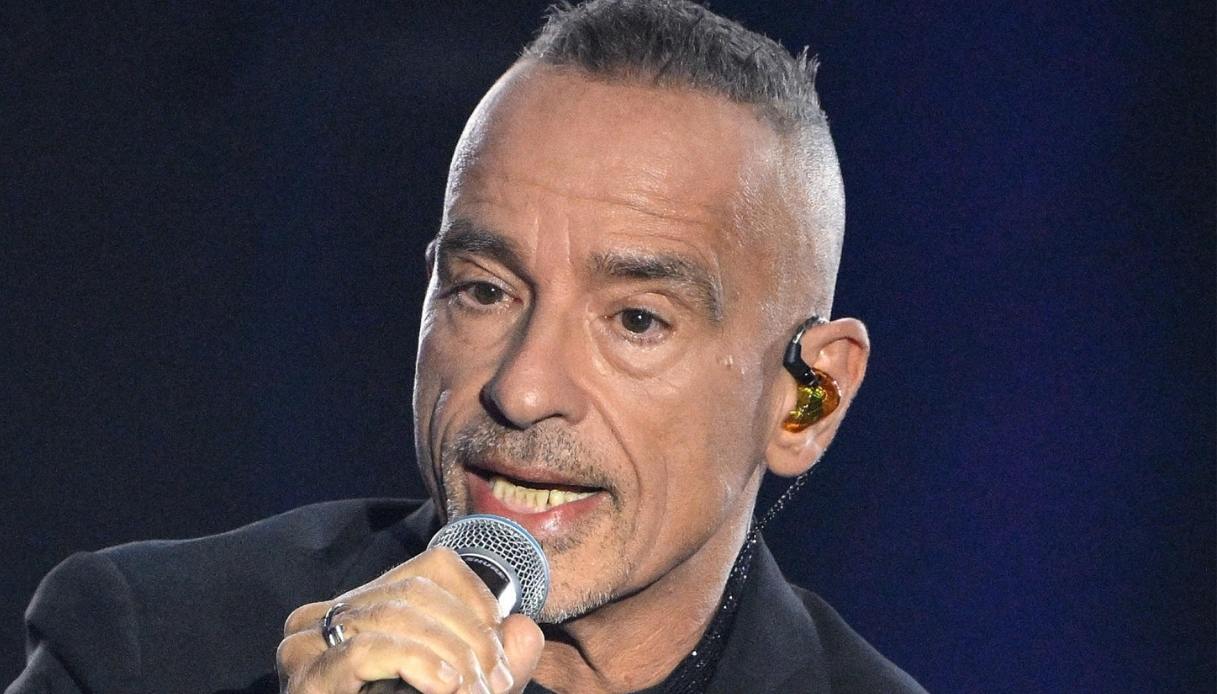 https://wips.plug.it/cips/notizie.virgilio.it/cms/2025/12/eros-ramazzotti-denunciato.jpg
