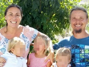 Famiglia nel bosco, tensione in comunità tra Catherine e la tutor per la 