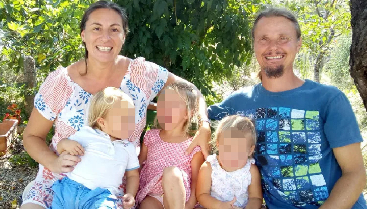 Famiglia nel bosco, il Comune di Palmoli spende 244 euro al giorno per mantenere la madre e i tre figli