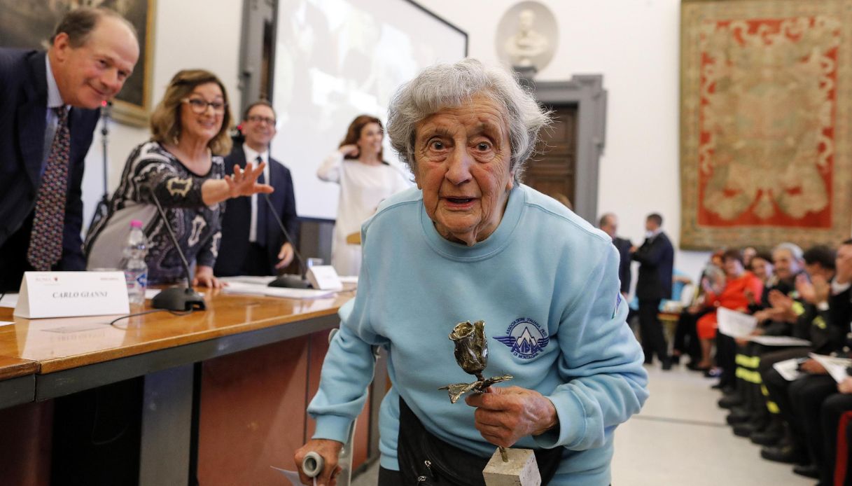 Morta Fiorenza de Bernardi prima pilota di linea in Italia e prima donna comandante del Paese, aveva 97 anni Morta Fiorenza de Bernardi prima pilota di linea in Italia e prima donna comandante del Paese, aveva 97 anni