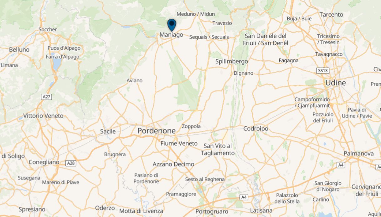 incidente maniago auto bus morto