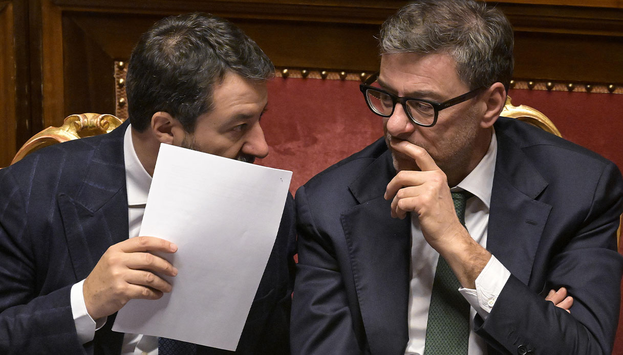 https://wips.plug.it/cips/notizie.virgilio.it/cms/2025/12/lega-matteo-salvini-giancarlo-giorgetti-manovra.jpg