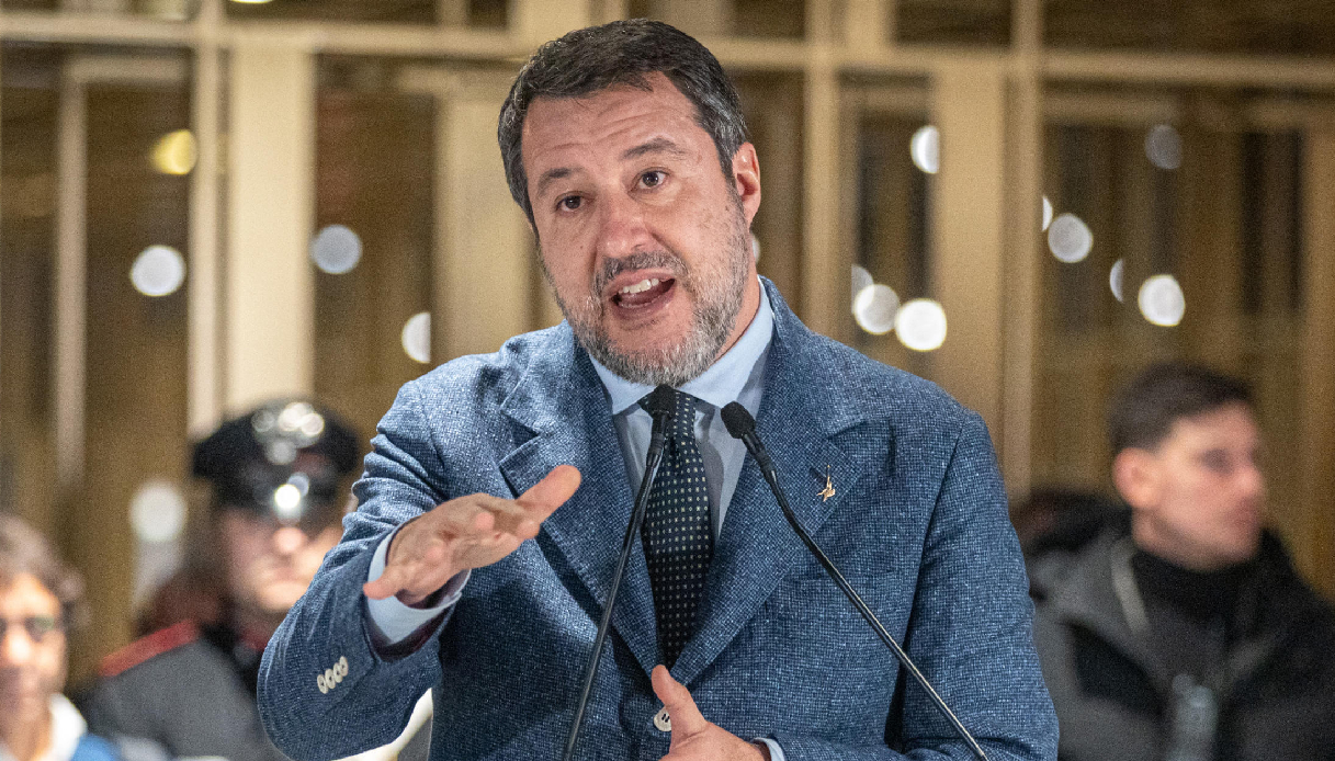 https://wips.plug.it/cips/notizie.virgilio.it/cms/2025/12/matteo-salvini-metro-c-ponte-sullo-stretto.jpg
