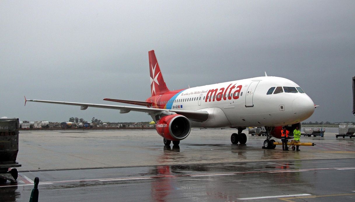https://wips.plug.it/cips/notizie.virgilio.it/cms/2025/12/motore-aereo-malta-air-volo-cracovia-bergamo-guasto.jpg