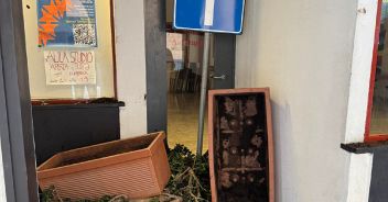 pd-chiavari-sede-vandalizzata