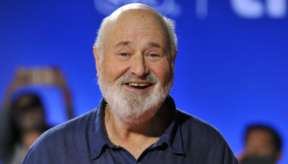 https://wips.plug.it/cips/notizie.virgilio.it/cms/2025/12/rob-reiner-regista-morto.jpg
