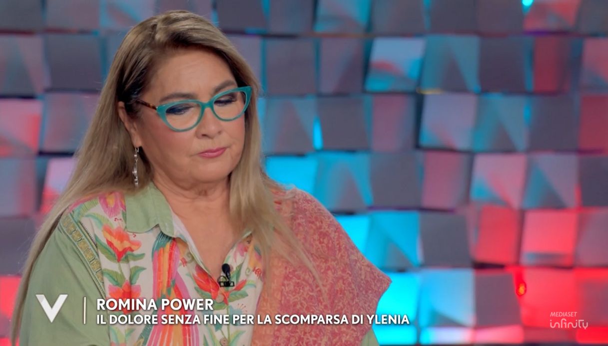 https://wips.plug.it/cips/notizie.virgilio.it/cms/2025/12/romina-power-scomparsa-figlia-ylenia.jpg