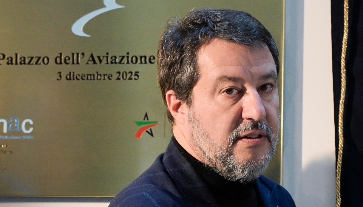 https://wips.plug.it/cips/notizie.virgilio.it/cms/2025/12/salvini-casa.jpg