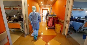 tachipirina-spezzata-sul-petto-san-raffaele