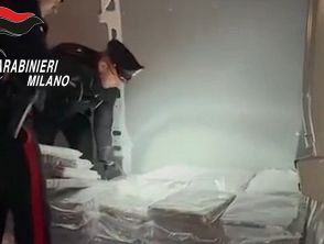 Arresti per traffico internazionale di droga a Trezzano sul Naviglio, sequestrati 5 quintali di droga (video)